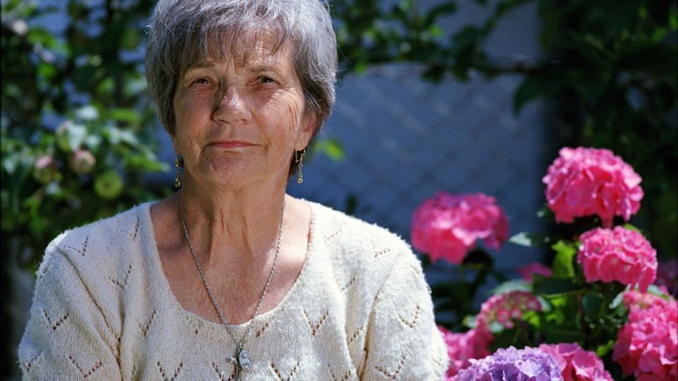 Старят женщину 7 привычек: после 55+ мешают выглядеть современно — кое-что надо изменить