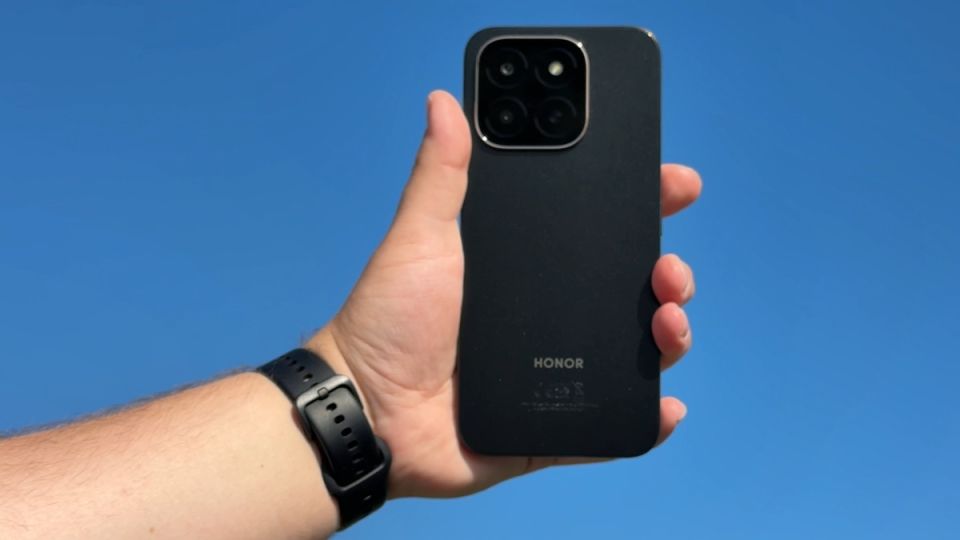 HONOR X6c:    2025 