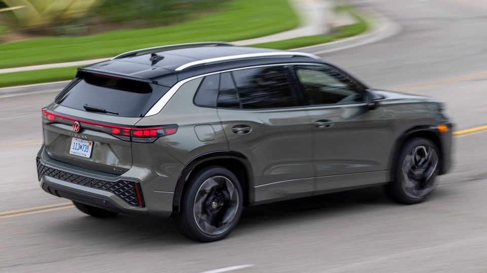 Volkswagen Tiguan 2025:   ,    