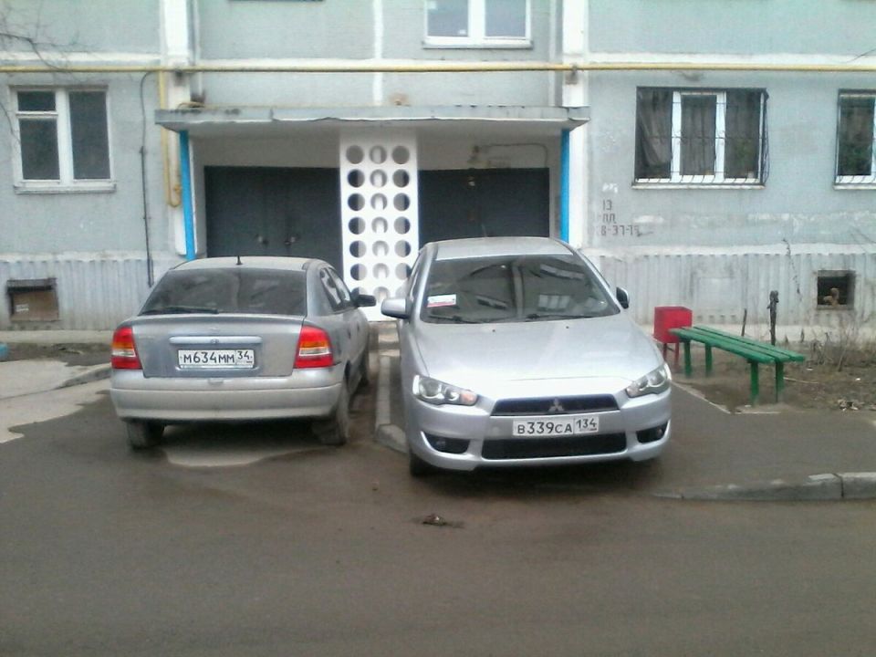 Как защитить свои окна от соседских автомобилей: удивительная история с судом