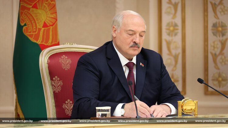 Президент Беларуси подписал указ о повышении пенсий