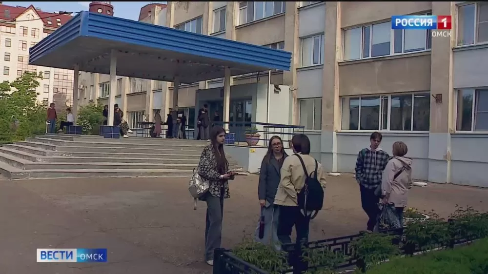 В Омске выпускники сдают ЕГЭ по математике