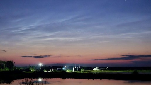 В небе над Омском наблюдали редчайшее явление – серебристые облака
