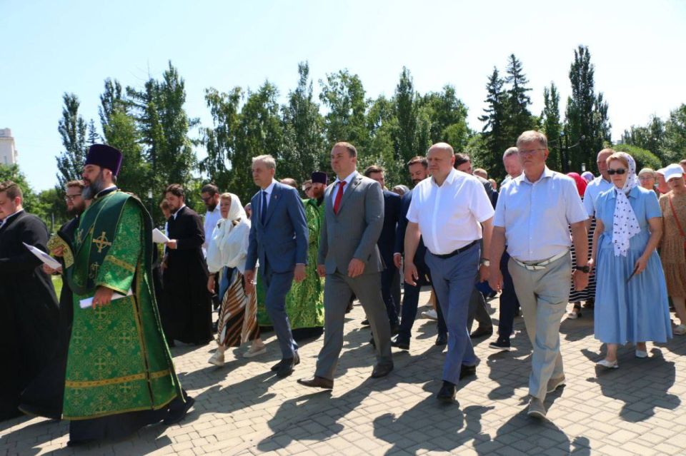 Виталий Хоценко: Вместе с Митрополитом Омским и Прииртышским Дионисием встретили в Омске ковчег с частицей мощей Матроны Московской