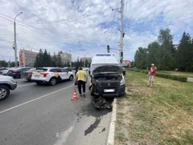 Прокуратура города Омска взяла на контроль ход проверки по факту ДТП с участием автомобиля скорой медицинской помощи