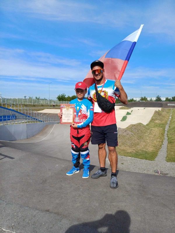   2     BMX  