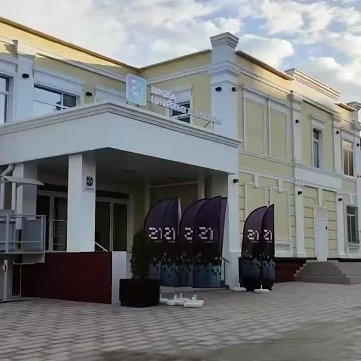  21  :     
