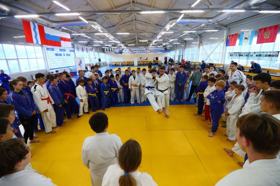       ,         ,   3-       ,     ,   ...