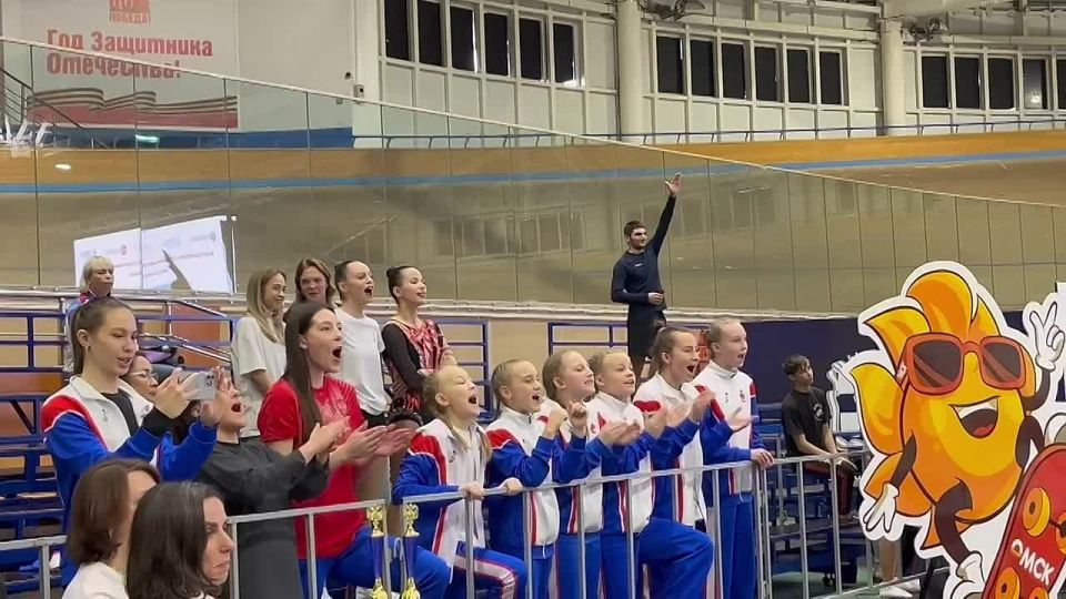 В Омском велотреке проходят всероссийские соревнования "Звезды аэробики"