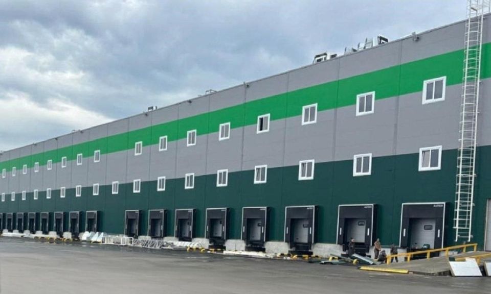 Омичи будут получать товары быстрее: в логопарке открыт новый склад для продовольственной и непродовольственной продукции