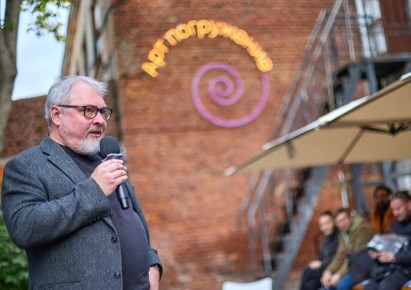 Про омский «Книжный дворик» узнали в Северной столице