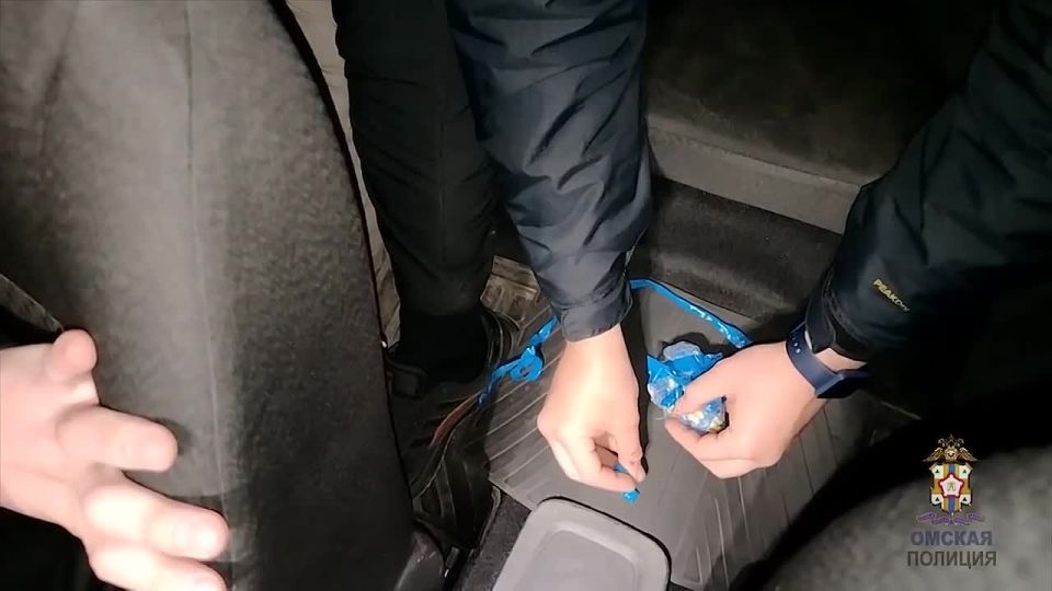 Сотрудники Управления по контролю за оборотом наркотиков УМВД России по Омской области пресекли деятельность граждан одной из стран Центральной Азии, занимавшихся распространением запрещенных веществ на территории региона