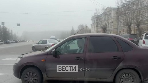 В Омске на Соборной площади проходит совместный рейд ГИБДД с судебными приставами