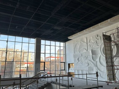 В Омске продолжается ремонт молодежного центра «Химик»