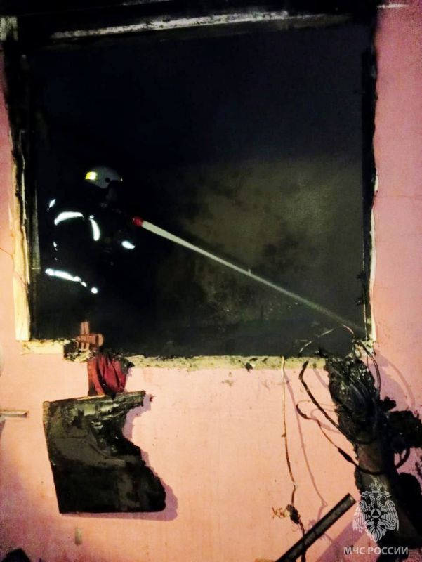 #пожарызасутки.   23 октября в 04:41 В Омске в садоводстве "Степняк-1" горел садовый дом с верандой #пожарызасутки.   23 октября в 04:41 В Омске в садоводстве "Степняк-1" горел садовый дом с верандой