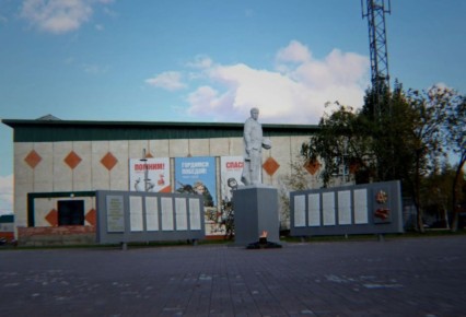 В Марьяновке благоустроили мемориал воинам-землякам, павшим на фронтах в годы Великой Отечественной войны