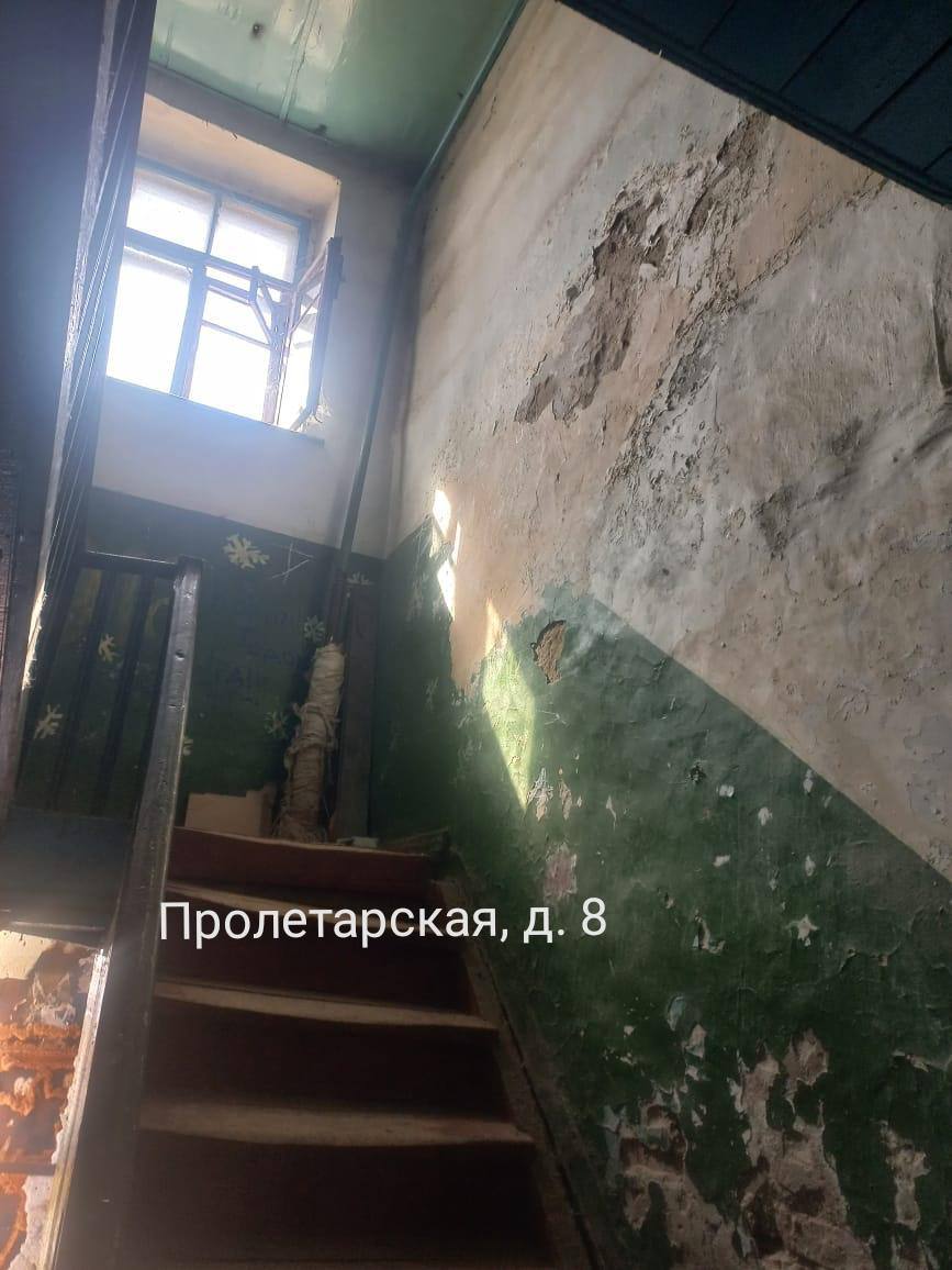 В Омске прокуратура в судебном порядке потребовала от муниципалитета незамедлительно расселить жильцов аварийного дома В Омске прокуратура в судебном порядке потребовала от муниципалитета незамедлительно расселить жильцов аварийного дома
