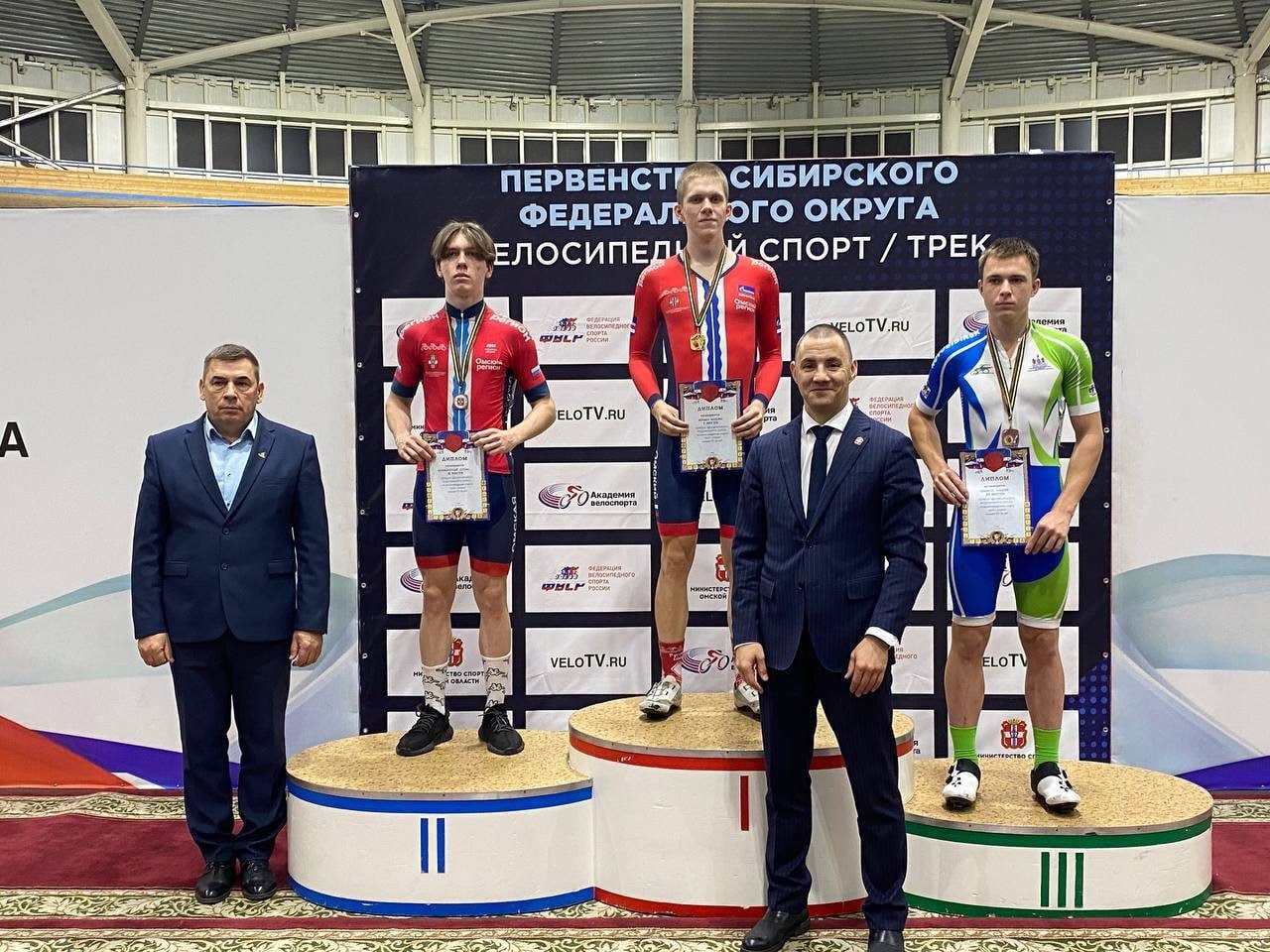 Определились лидеры первенства Сибири по велоспорту, который прошел в Омском велотреке с 22 по 25 октября Определились лидеры первенства Сибири по велоспорту, который прошел в Омском велотреке с 22 по 25 октября