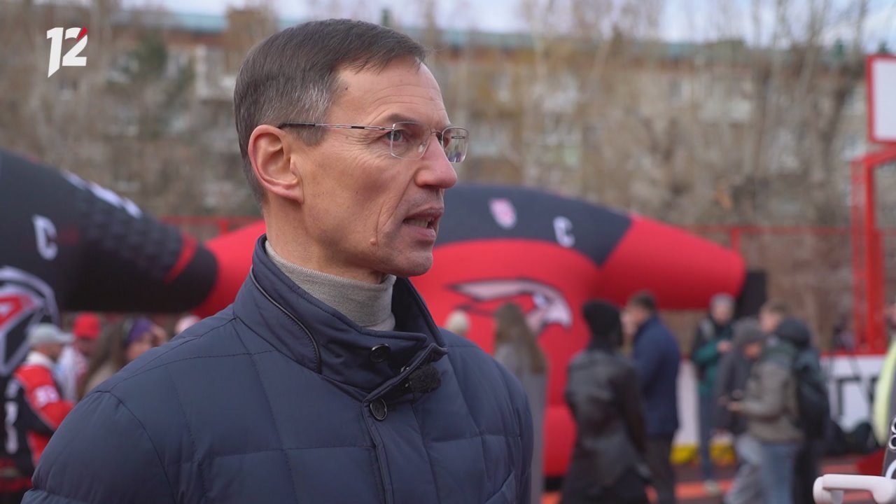 В Омске состоялось открытие хоккейной коробки имени Максима Сушинского