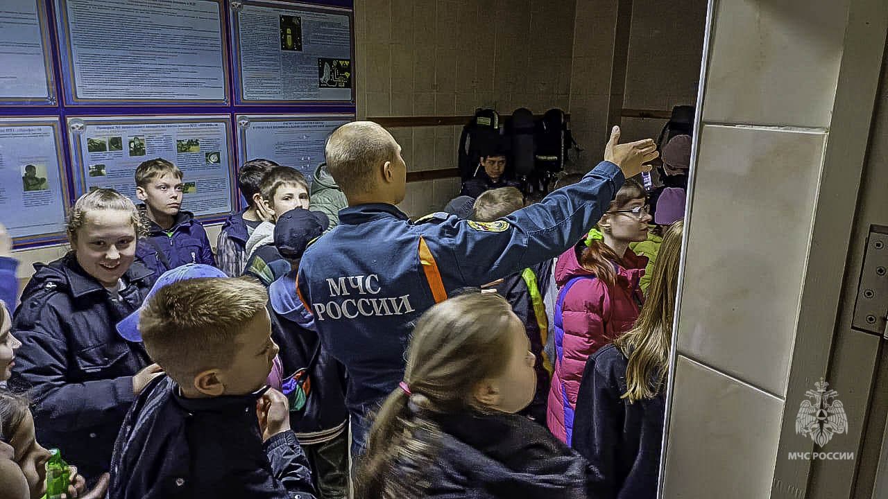 Юные омичи открывают мир пожарной безопасности: приглашаем на экскурсии в пожарно-спасательные части! Юные омичи открывают мир пожарной безопасности: приглашаем на экскурсии в пожарно-спасательные части!