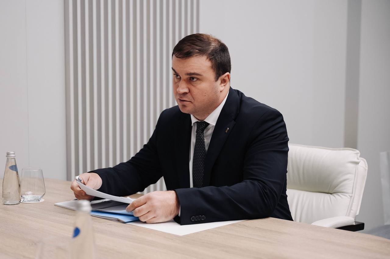 Марат Хуснуллин: На полях выставки провел рабочую встречу с губернатором Омской области Виталием Павловичем Хоценко Марат Хуснуллин: На полях выставки провел рабочую встречу с губернатором Омской области Виталием Павловичем Хоценко