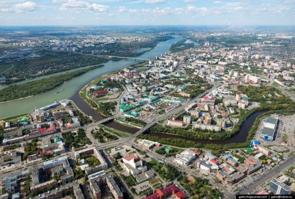 Омские власти расторгли контракт по капремонту ТЮЗа, который ведется с 2021 года