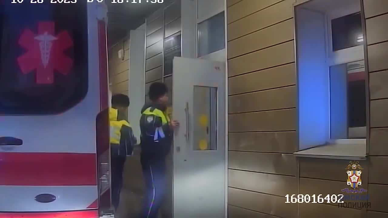 Омские инспекторы помогли доставить в больницу 10-месячного ребенка с ожогами