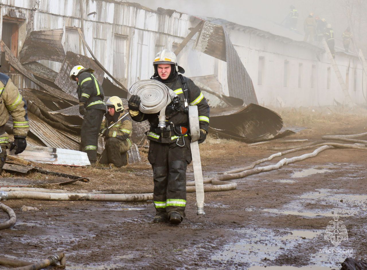 #пожарызасутки.   29 октября в 11:11 В селе Ачаир горела кровля склада с овощами #пожарызасутки.   29 октября в 11:11 В селе Ачаир горела кровля склада с овощами
