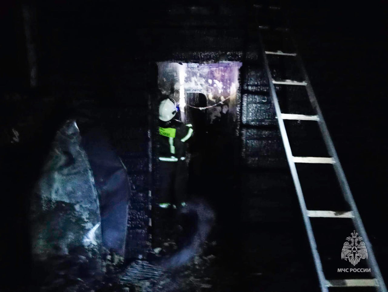 #пожарызасутки.   28 октября в 19:44 В Горьковском районе в Лежанке горел двухквартирный дом #пожарызасутки.   28 октября в 19:44 В Горьковском районе в Лежанке горел двухквартирный дом