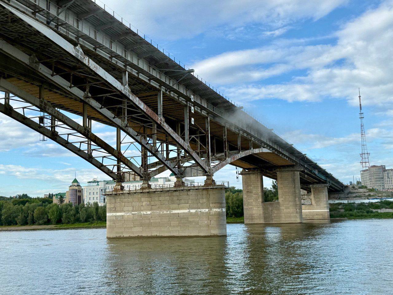 В Омске мост 60 лет ВЛКСМ преображается В Омске мост 60 лет ВЛКСМ преображается