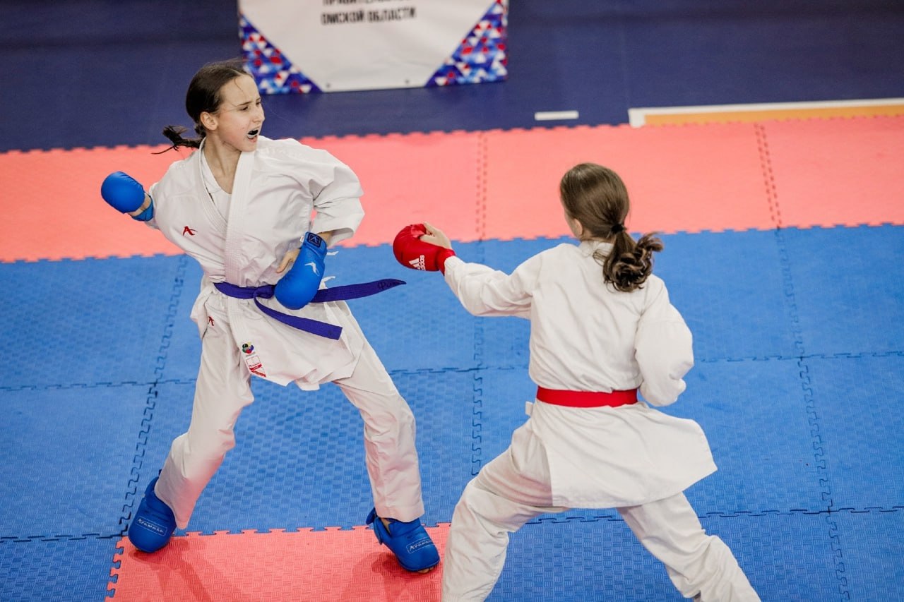 Омские каратисты разыграли медали первенства региона Омские каратисты разыграли медали первенства региона