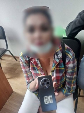 Омичка ограбила знакомого прямо во время застолья