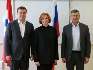 Виталий Хоценко: Сегодня у нас в регионе работает ректор Президентской Академии Алексей Геннадиевич Комиссаров