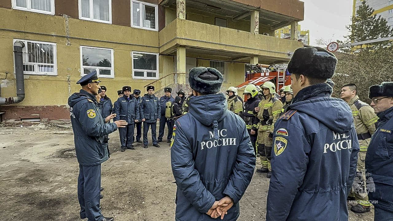 Пожарнотактические учения в омской больнице: отработали действия в экстренной ситуации Пожарнотактические учения в омской больнице: отработали действия в экстренной ситуации