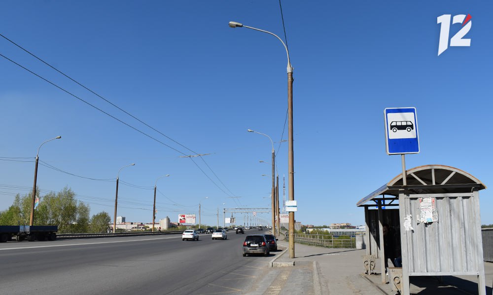 До конца года в Омске обновят более 100 остановок общественного транспорта