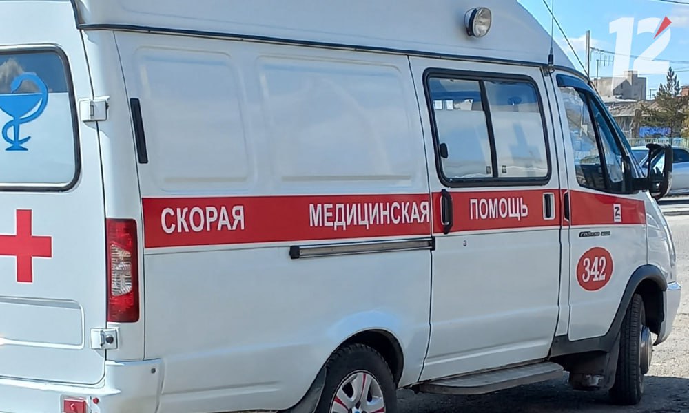 Одна в больнице, другая в полиции: 53-летняя омичка на спор ударила 55-летнюю сестру ножом в живот