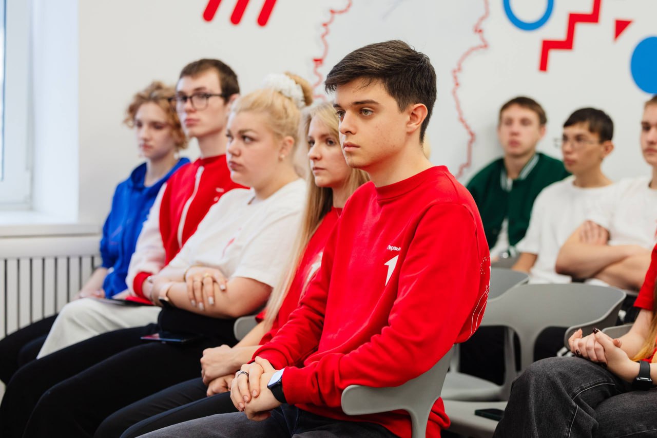 Участники проекта «ПРОдвижение ГЕРОЕВ» вдохновили омскую молодежь Участники проекта «ПРОдвижение ГЕРОЕВ» вдохновили омскую молодежь