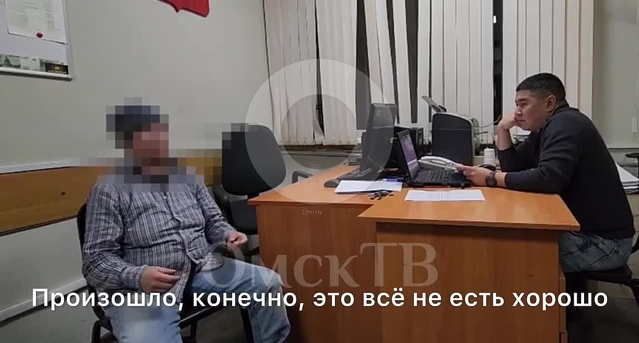 После фильма и застолья: в Омске женщина ударила сестру ножом