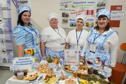 Повара Такмыкской школы Большереченского района представляют регион в финале конкурса «Лучшая школьная столовая» в Ленинградской области