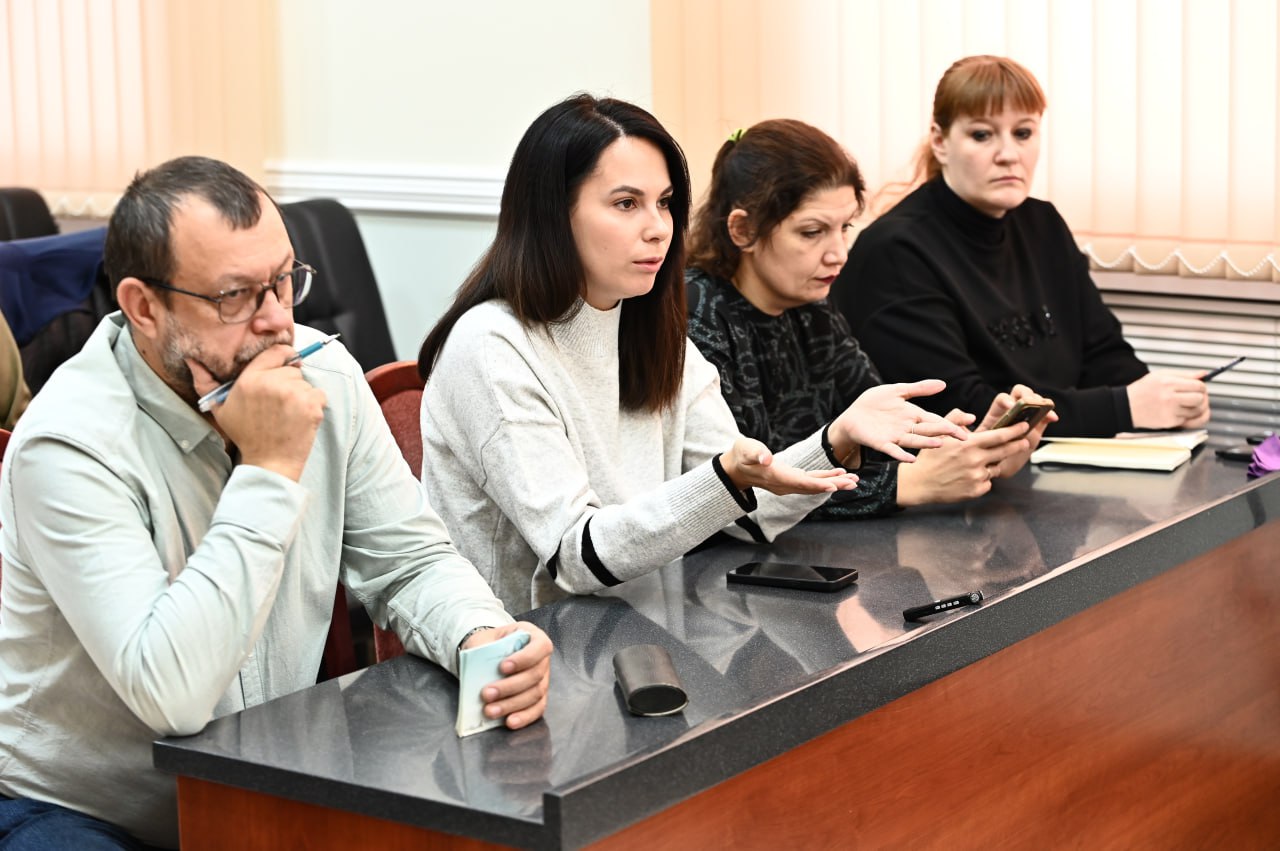 Сотрудники следственного управления СК России по Омской области приняли участие в проведении совместной с УМВД и прокуратурой Омской области пресс-конференции по вопросам противодействия киберпреступности Сотрудники следственного управления СК России по Омской области приняли участие в проведении совместной с УМВД и прокуратурой Омской области пресс-конференции по вопросам противодействия киберпреступности