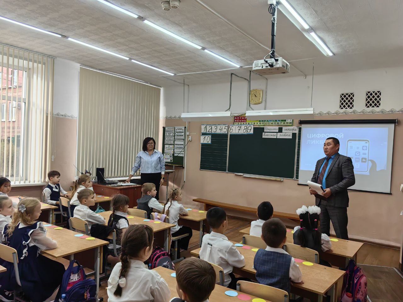 Омским первоклассникам рассказали, как цифровой субботник поможет лучше учиться и заботиться об окружающей среде