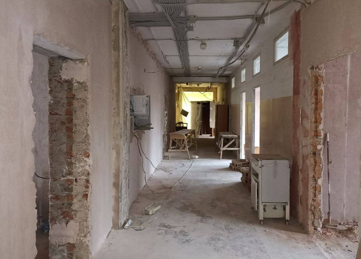 В омских поликлиниках и больницах завершаются масштабные ремонты В омских поликлиниках и больницах завершаются масштабные ремонты