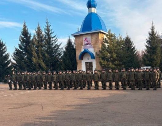 В Омске более 80 новобранцев торжественно отправились на службу в армию