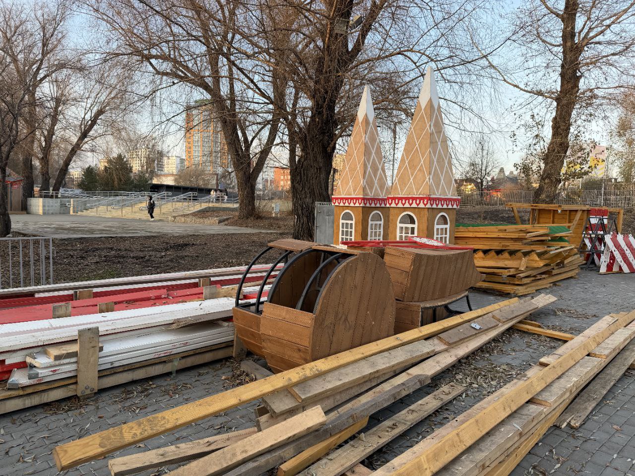 На Зеленом острове установили новогоднюю елку! На Зеленом острове установили новогоднюю елку!