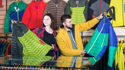 Просто и со вкусом: найдена самая стильная куртка на эту весну