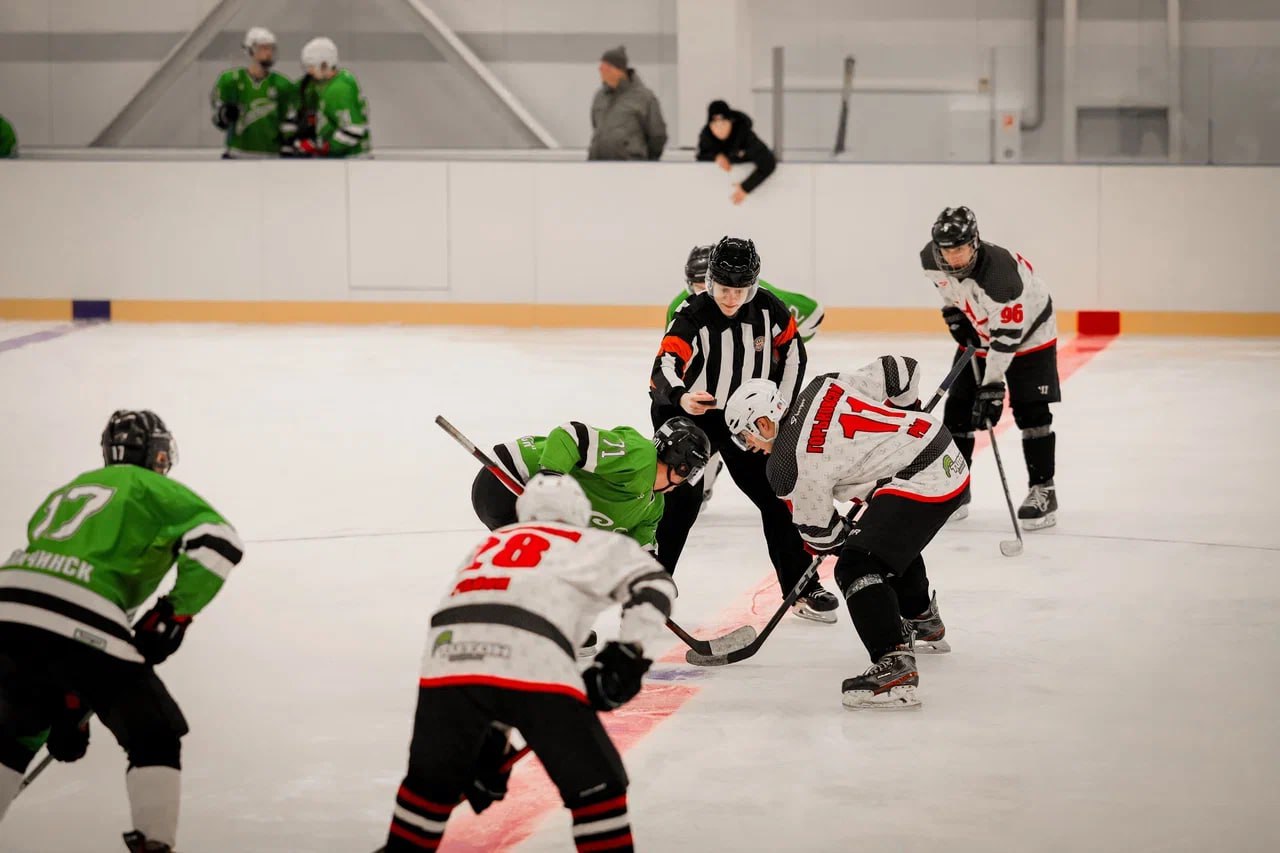 Осуществилась давняя мечта жителей Калачинского района – у них появился ледовый дворец «Сибиряк» Осуществилась давняя мечта жителей Калачинского района – у них появился ледовый дворец «Сибиряк»