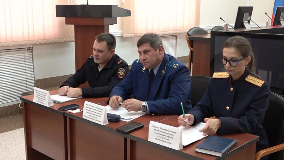 Слитки золота и евро наличными