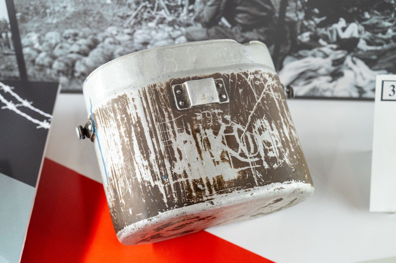 В Омске открылась выставка с подлинными экспонатами из концлагерей В Омске открылась выставка с подлинными экспонатами из концлагерей