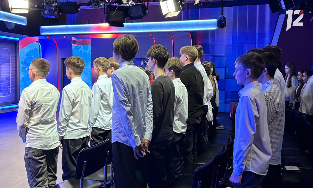 Более 30 юных омичей получили первые паспорта в торжественной обстановке на 12 канале Более 30 юных омичей получили первые паспорта в торжественной обстановке на 12 канале