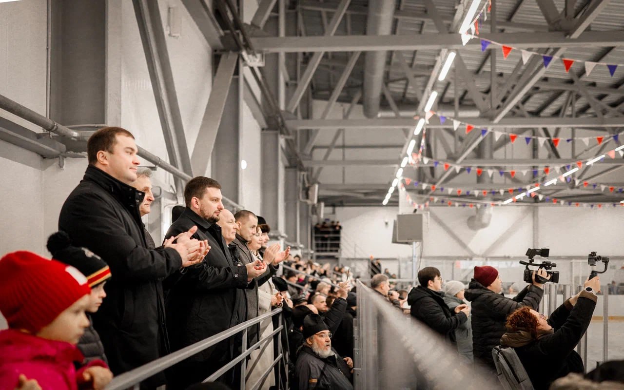 Осуществилась давняя мечта жителей Калачинского района – у них появился ледовый дворец «Сибиряк» Осуществилась давняя мечта жителей Калачинского района – у них появился ледовый дворец «Сибиряк»